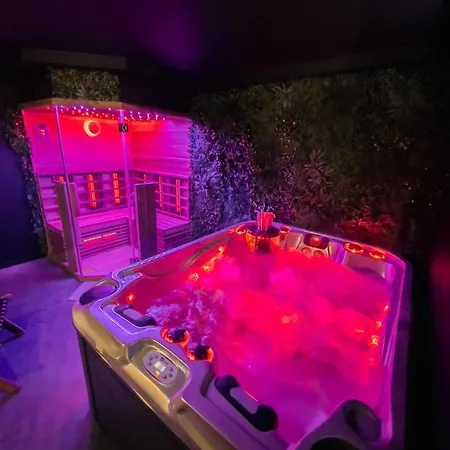 Le Clos Du Rempart & Jacuzzi Apartment Ciney